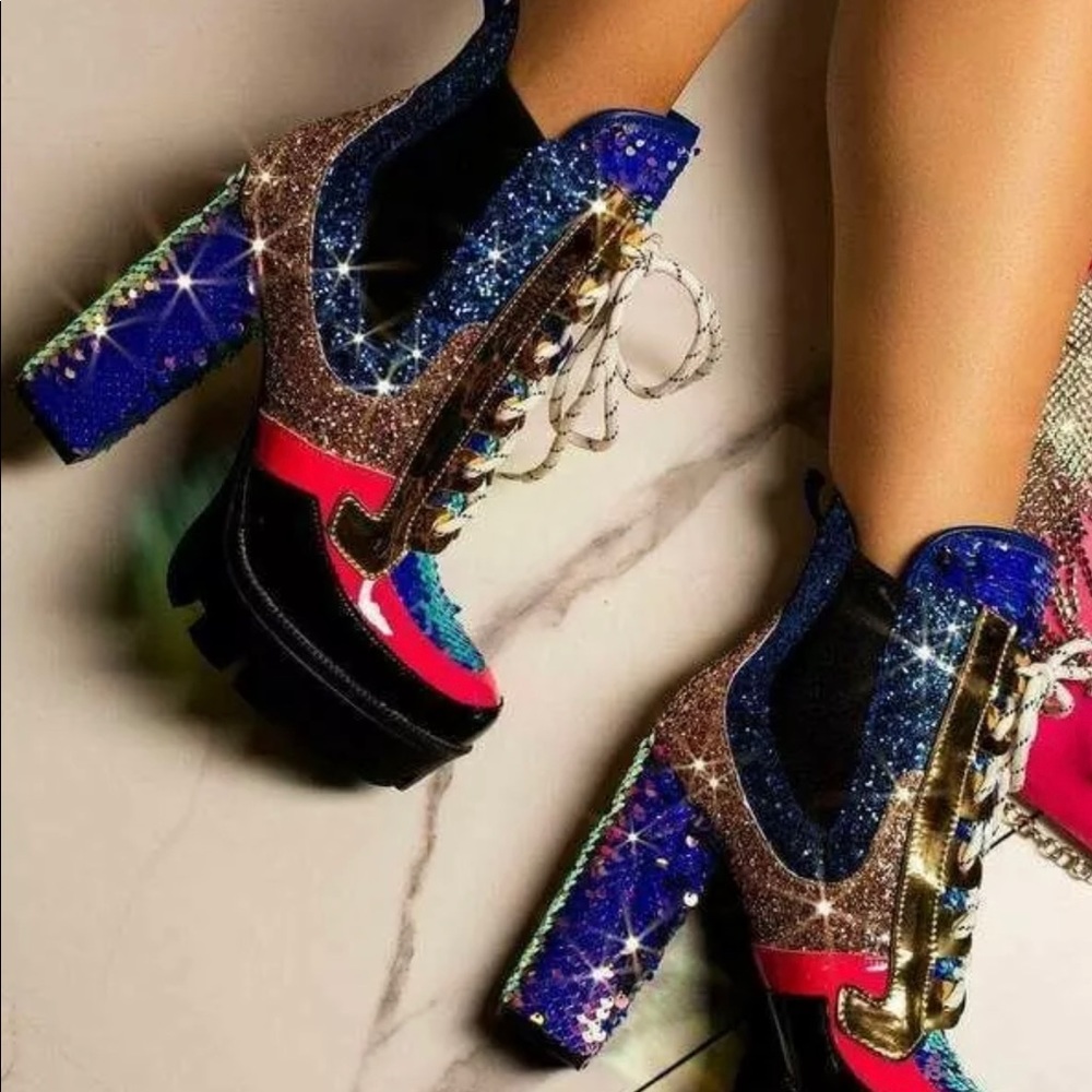 NWT-CHUNKY BLOCK HIGH HEEL PLATFORM LACEUP BOOTS GLITTER